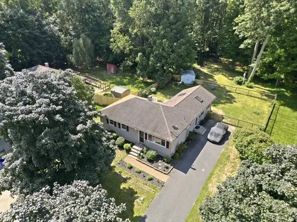 37 Squirrel Rd, Springfield, MA 01108