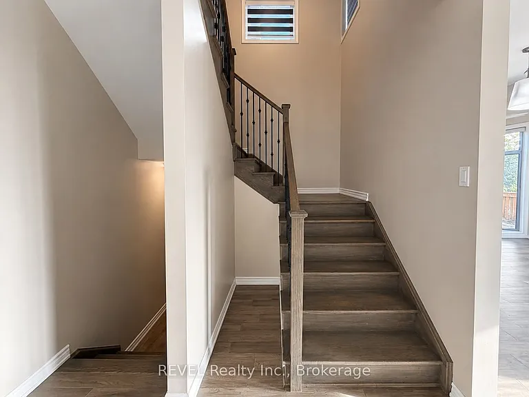 4 McLaughlin St — Photo 10