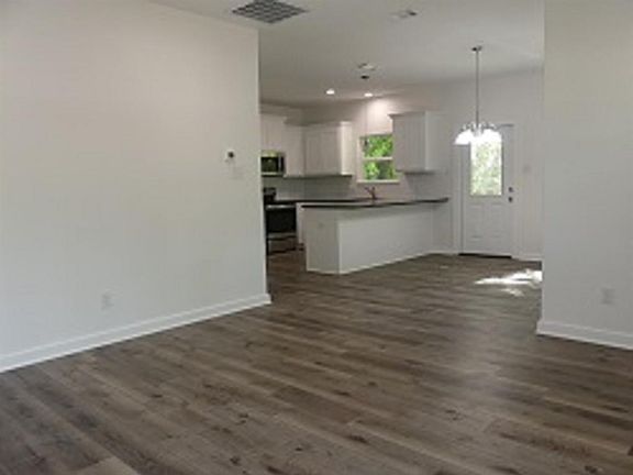 5th image of 1220 Division St