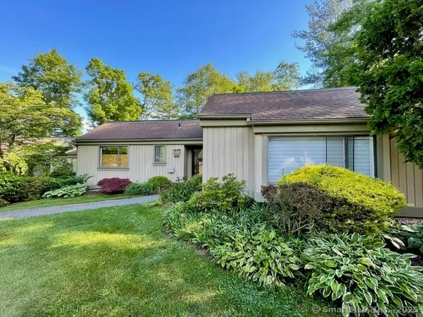 1013 Heritage Village #B, Southbury, CT 06488