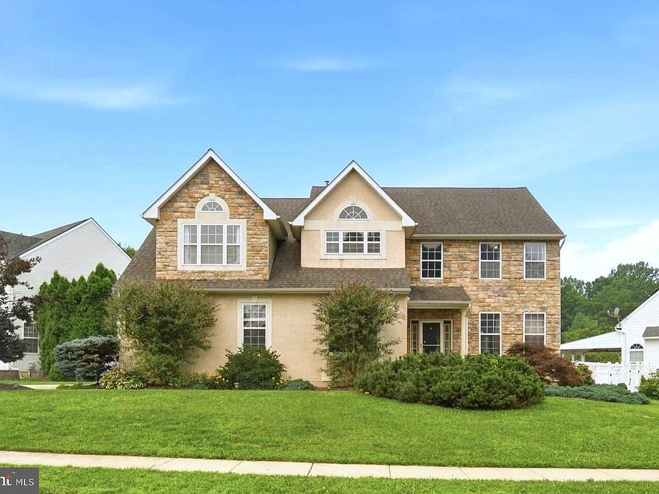 1st image of 109 Spruce Trl