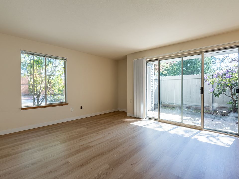1st image of 6439 132nd Ave NE #2-101