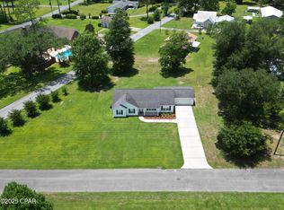 5373 Ezell St, Graceville, FL 32440