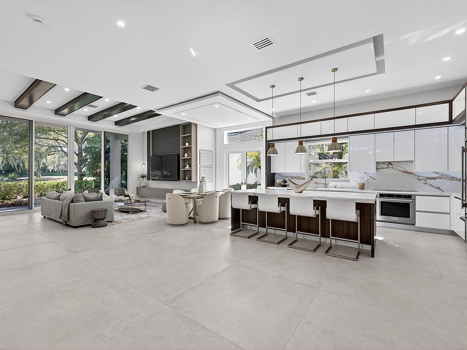 1st image of 16076 Villa Vizcaya Place