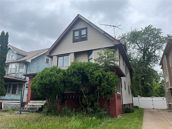 5th image of 13913 Alder Ave