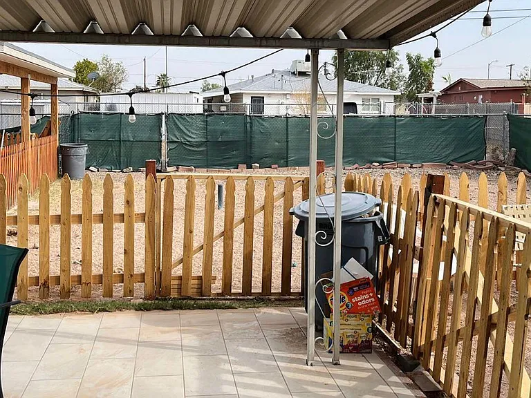 11329 W Duluth Ave — Photo 38