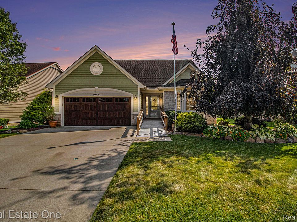 1st image of 10892 Bouldercrest Dr