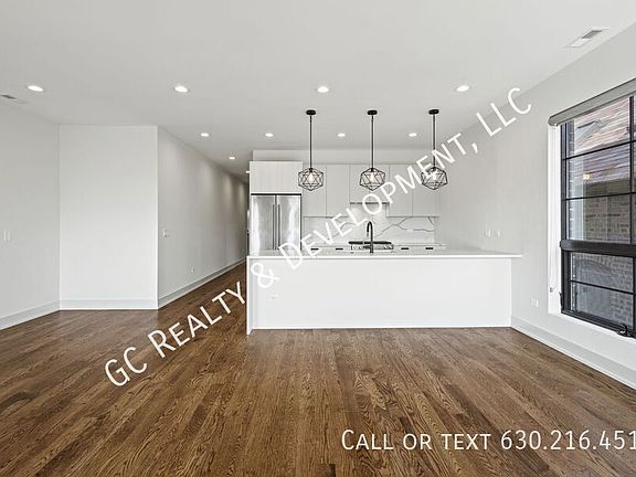 5th image of 1238 N Bosworth Ave #302