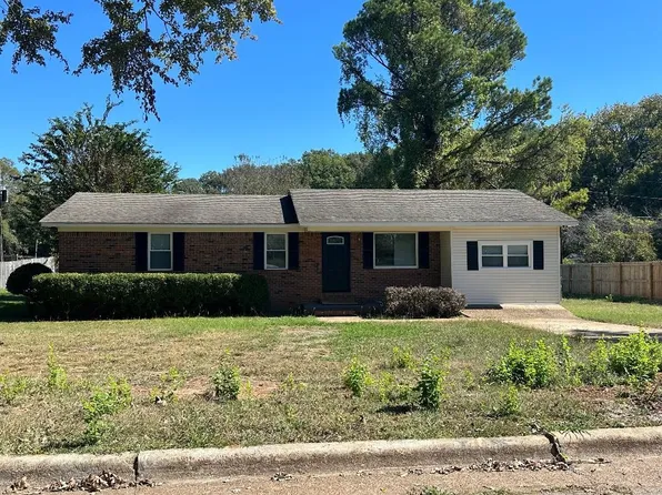 704 Washington St, Tuscumbia, AL 35674