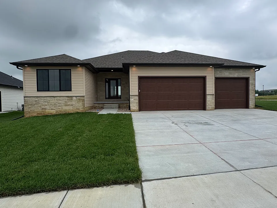 9202 Wilderness Sky Dr