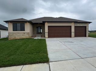 9202 Wilderness Sky Dr, Lincoln, NE 68516