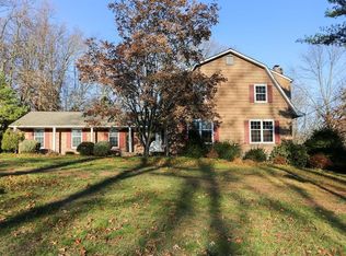 6 Stonehedge Dr, West Nyack, NY 10994