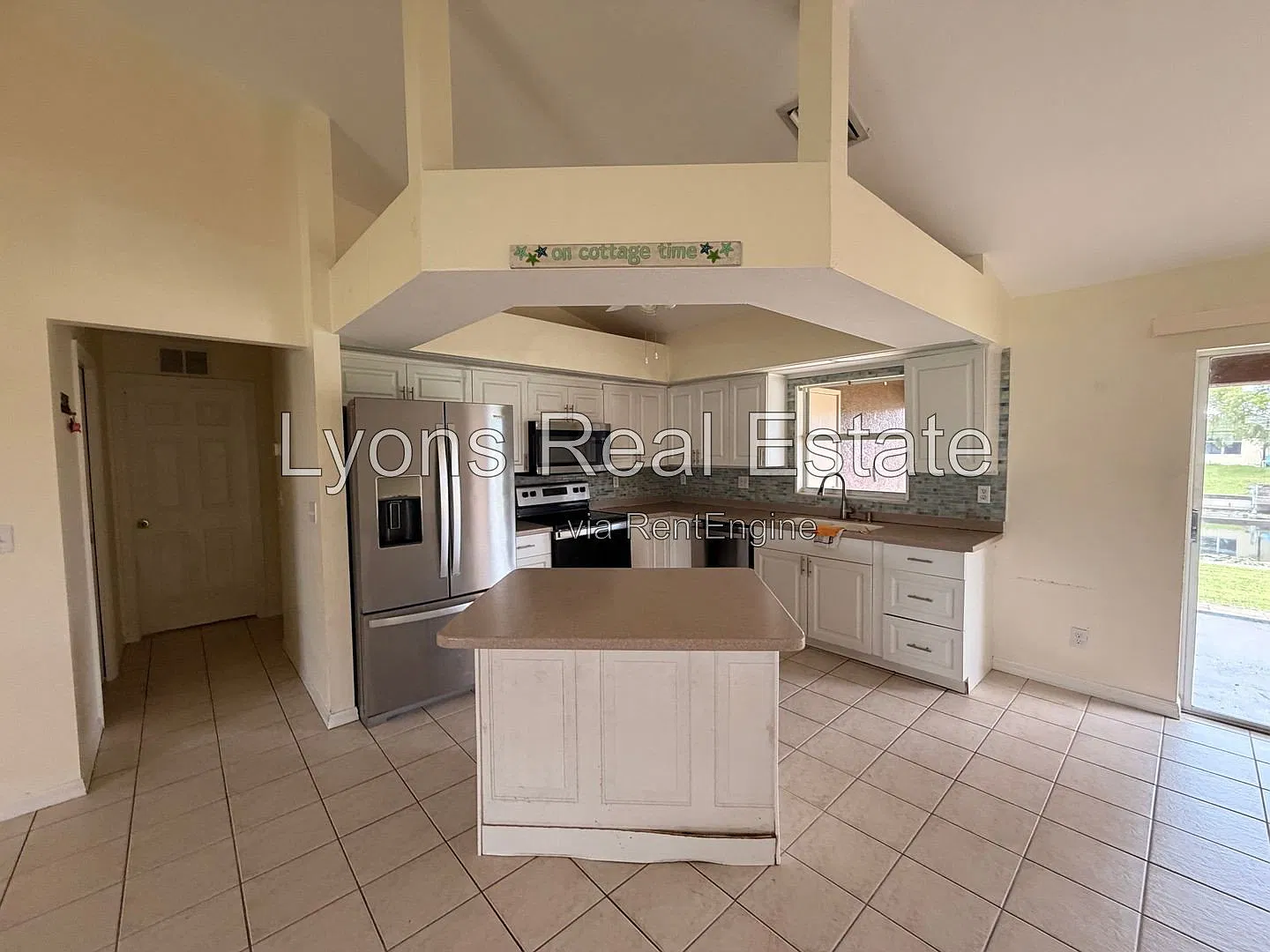 4 bed, 2.0 bath, 1712 sqft, $1,850 — Photo 4