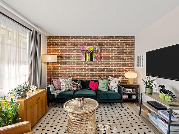 2nd image of 807 W Trinity Ave APT 125