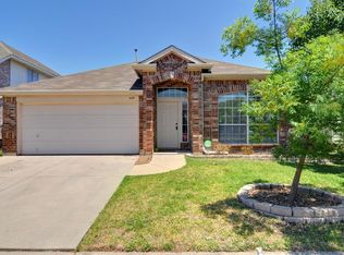 640 Crystal Brook Dr, Saginaw, TX 76179