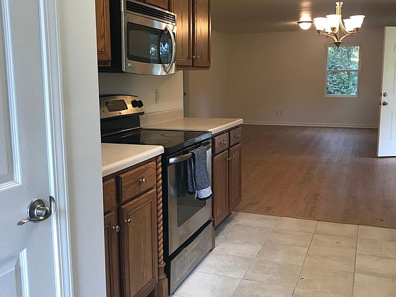 4th image of 3600 Arrow Dr