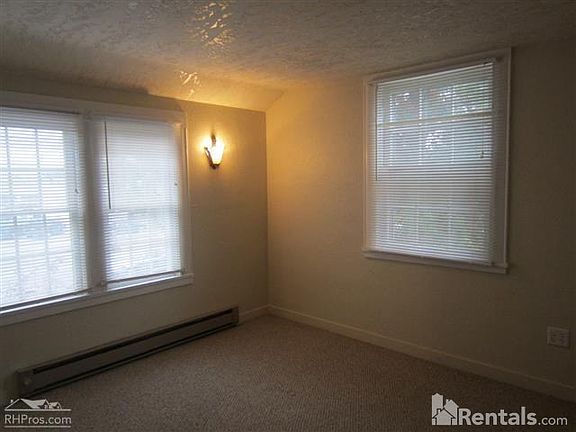 4th image of 204 16th Ave S APT 3