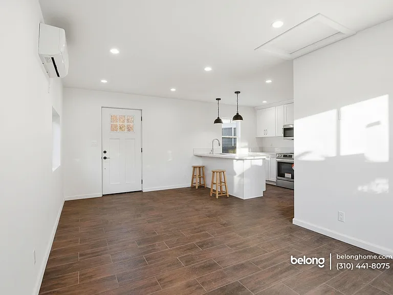 648 Anita St #1 — Photo 6