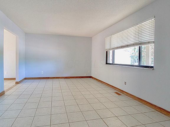 4th image of 672 Beaverbrook Ct