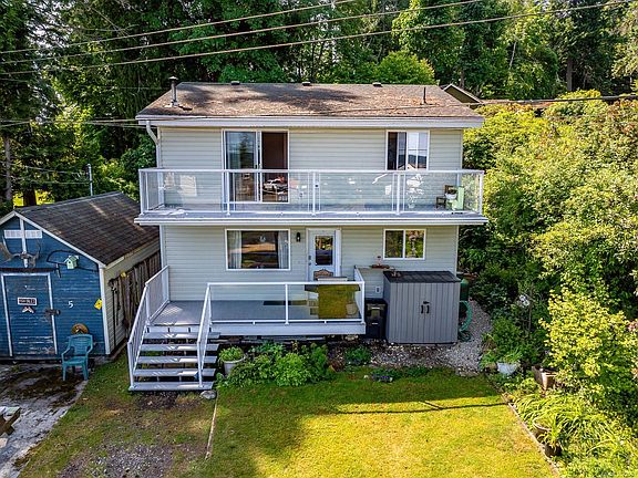 3rd image of 6919 Island Hwy W #5