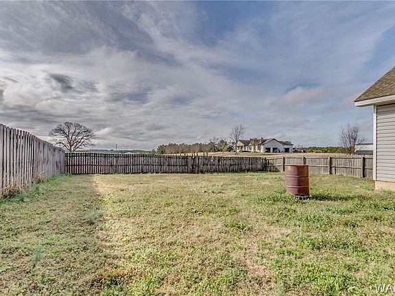 3rd image of 15773 April Ln
