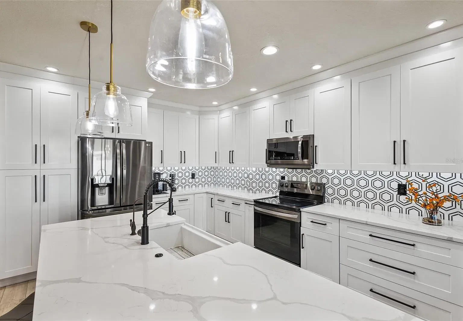 5 bed, 2674 sqft, $2,800 — Photo 3