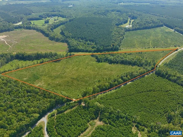 2 Community House Rd, Kents Store, VA 23084