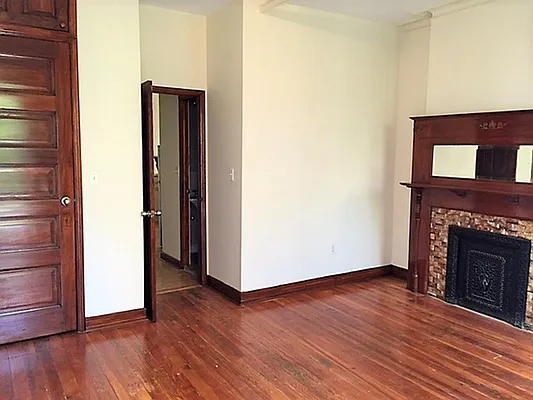Rented by R New York | media 33