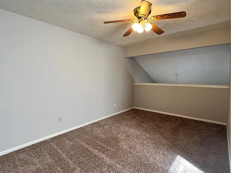 922 Spring Loop #D — Photo 9