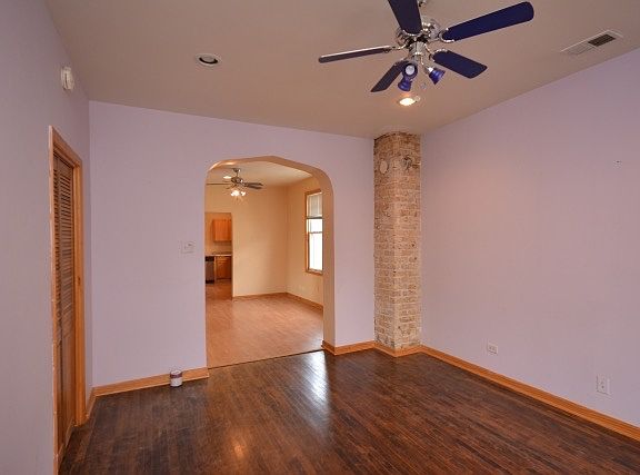 4th image of 2418 N Washtenaw Ave #2