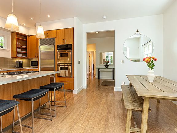 5th image of 24 Magnolia Ave