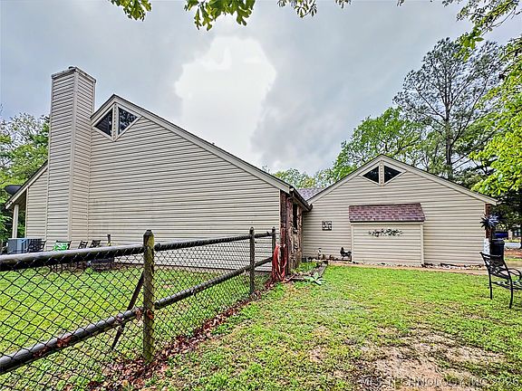 4th image of 105 Summit Ridge Dr