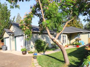 800 N Rose St, Phoenix, OR 97535