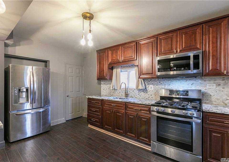 1st image of 84 1st St