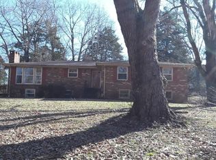 498 Dean Rd, Clarksville, TN 37040