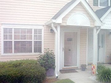 2nd image of 611 2nd Ave S APT 19