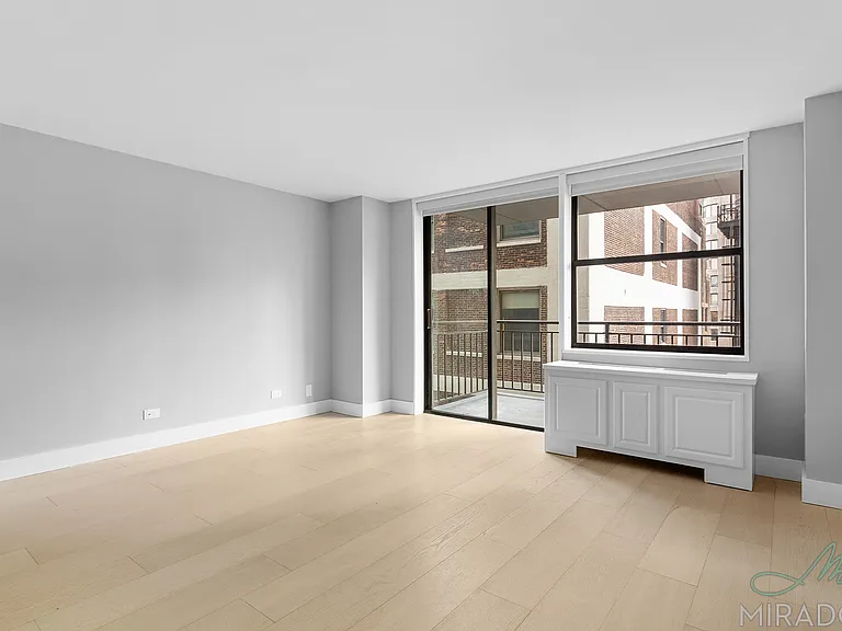 330 E 39th St #10R — Photo 11