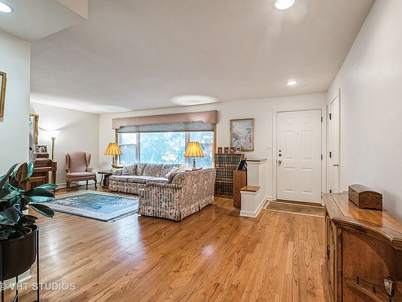 3rd image of 6508 N Spaulding Ave