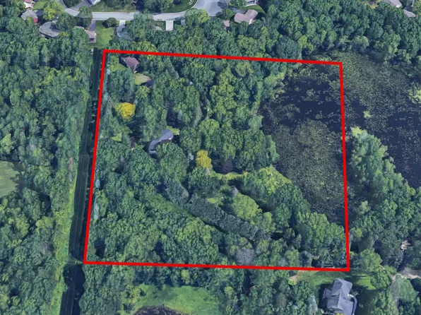 935 Lakewood Hills Rd N, Eagan, MN 55123