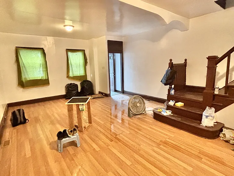 807 Snyder Ave — Photo 2