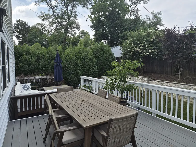 708 Genessee St — Photo 38