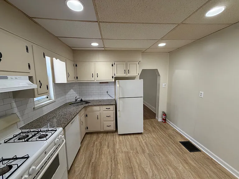 119 Pearl St #1 — Photo 11