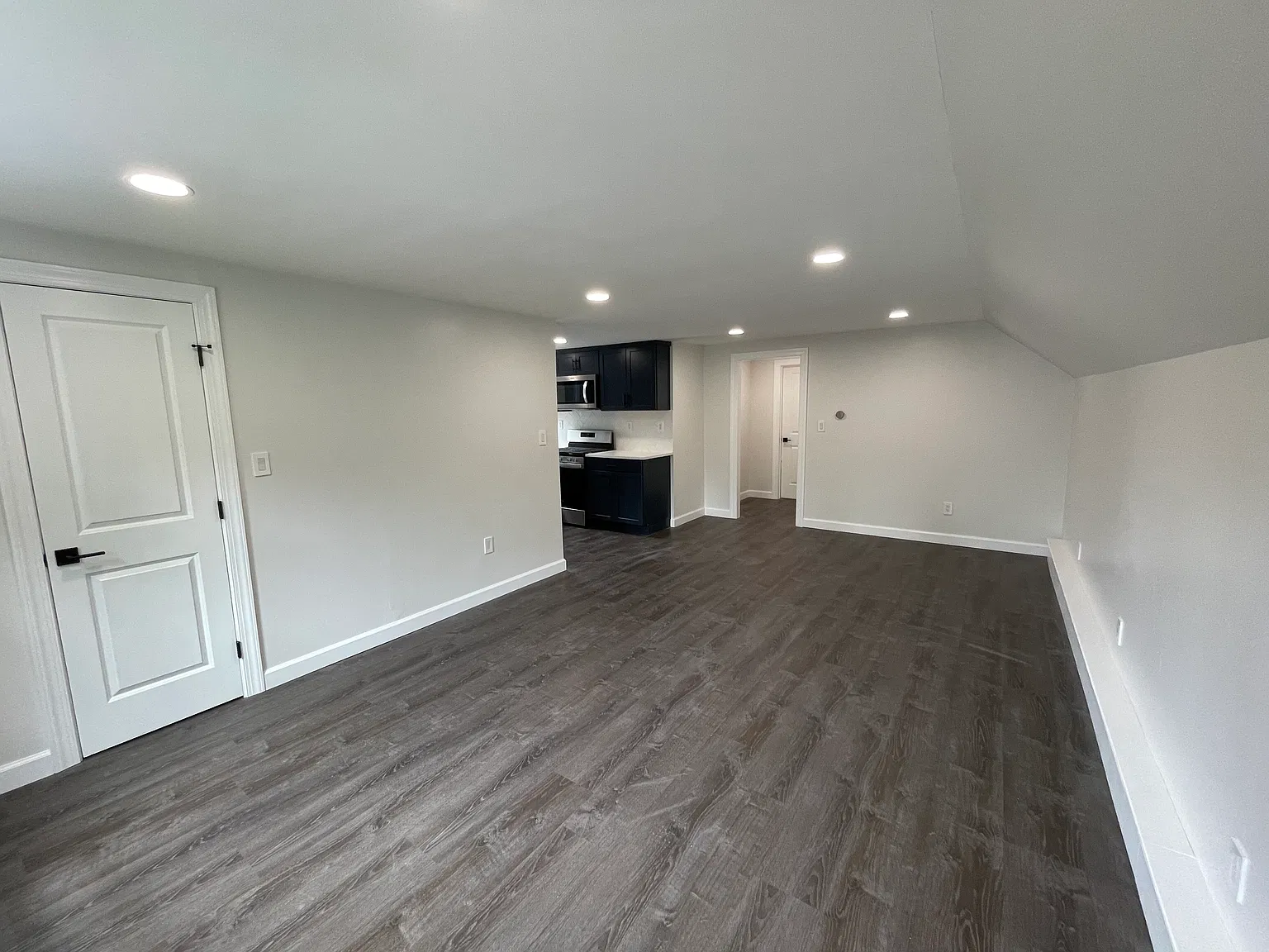 1 bed, $2,100 — Photo 4
