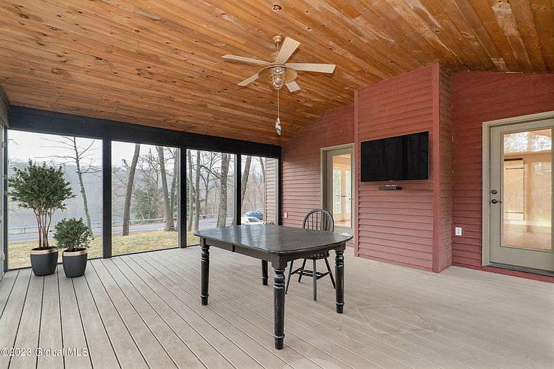 3rd image of 37 Loughberry Lake Road