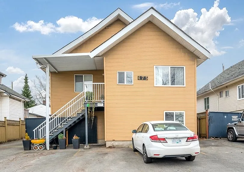 475 SE Marine Dr photo 1