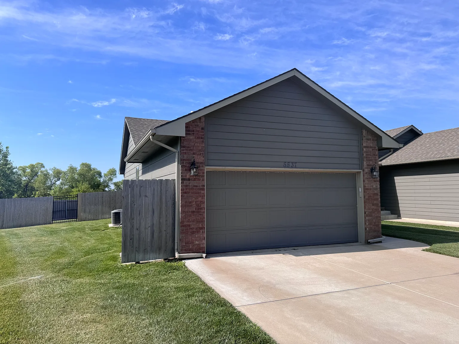 5537 N Lycee Ct — Photo 3