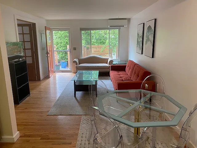 3008 E Howell St — Photo 2