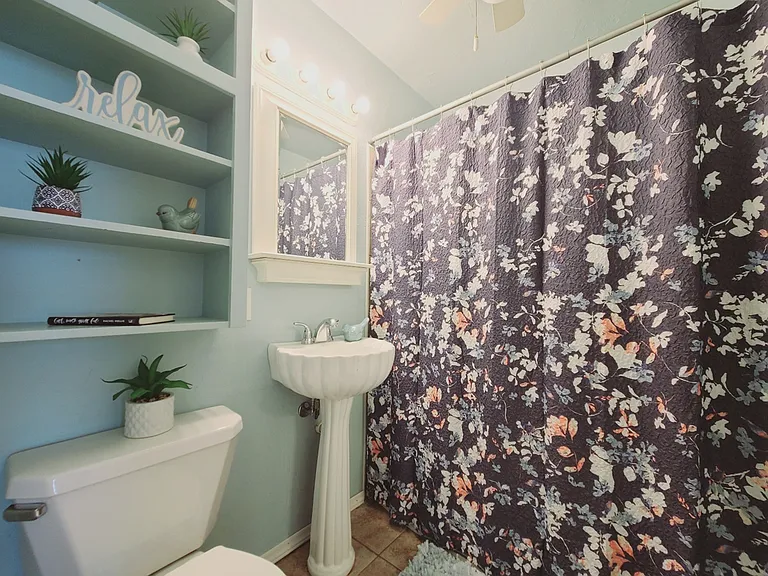 3512 N Holman Ct — Photo 33