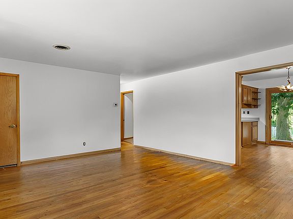 5th image of 3609 Hovde Rd