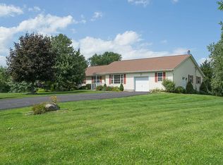 2 Deljo Ln, Salisbury Mills, NY 12577